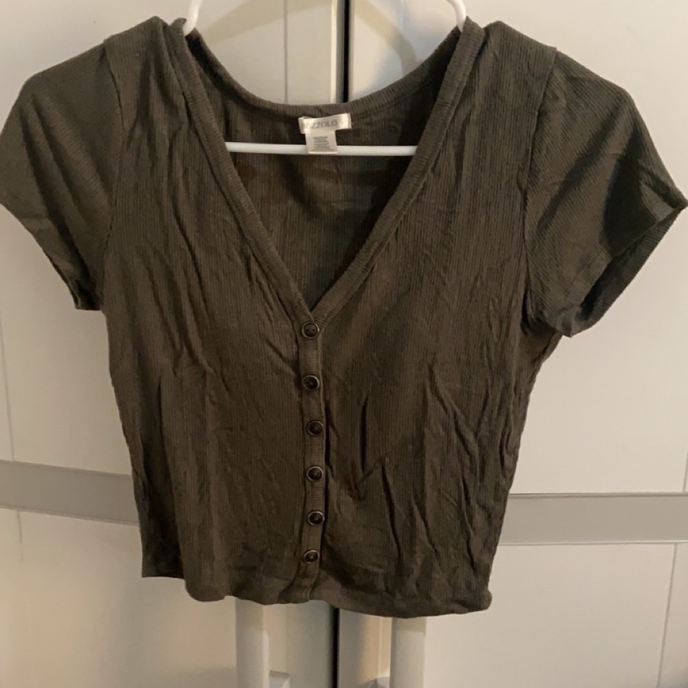 Green short sleeve top
